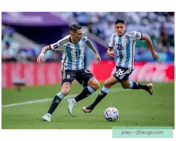 阿根廷在美洲杯揭幕战中以2-0战胜加拿大迎来开门红